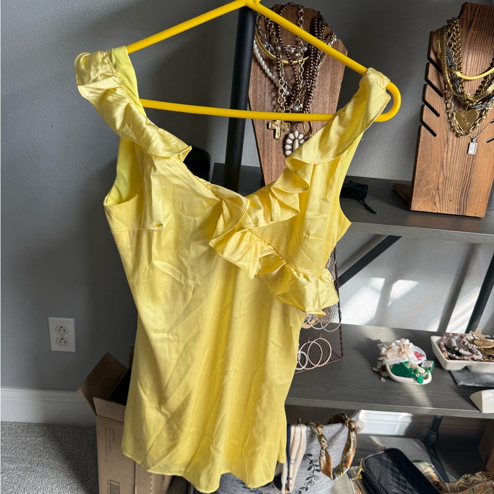 Finesse Soft Yellow Ruffle V-Neck Mini Dress - Picture 4 of 4